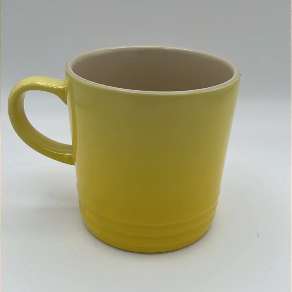 Le Creuset 11.8 oz Soleil (yellow) colored mug, NWT